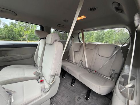 Used 2016 Kia Sedona LX w/ LX Convenience Package FWD image 16