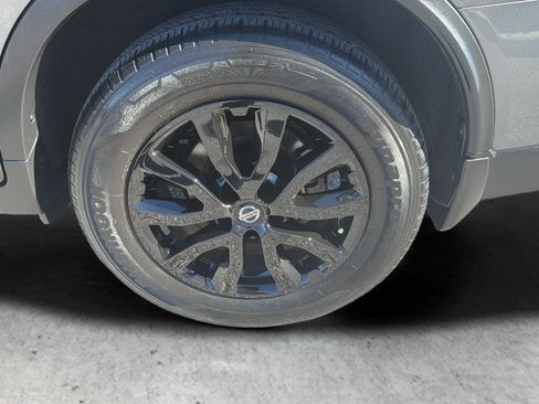 Used 2020 Nissan Rogue SV FWD image 54