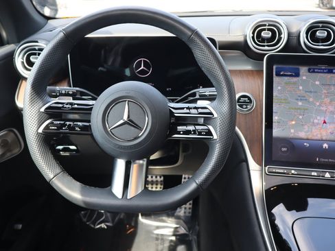 Used 2025 Mercedes-Benz GLC 300 4MATIC w/ AMG Line image 16