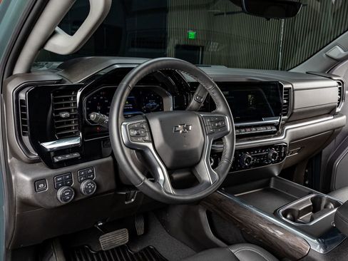 Used 2025 Chevrolet Silverado 3500 LTZ w/ LTZ Plus Package image 17