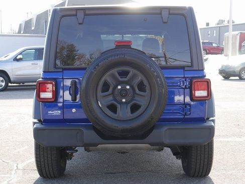 Used 2018 Jeep Wrangler Unlimited Sport image 5