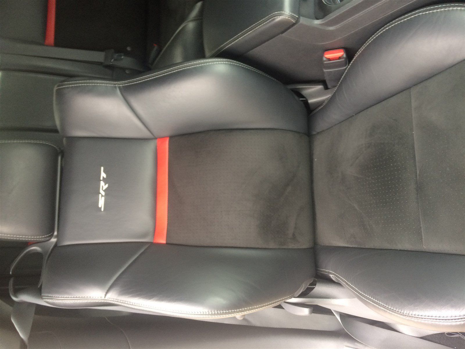 Used 2010 Dodge Challenger SRT8 RWD image 7