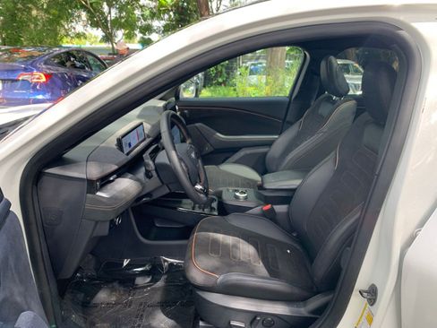 Used 2023 Ford Mustang Mach-E GT image 33