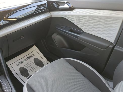 Certified 2022 Volkswagen Taos S image 14