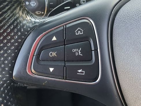 Used 2019 Mercedes-Benz GLC 300 4MATIC image 23