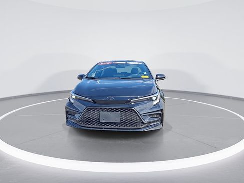 Certified 2025 Toyota Corolla SE FWD image 4