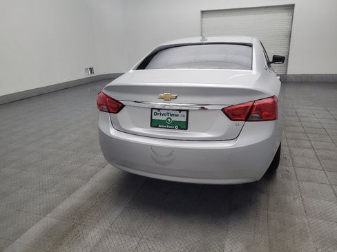 Used 2019 Chevrolet Impala LT FWD image 7