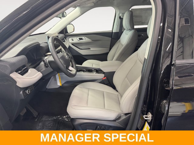 Used 2026 Ford Explorer Active w/ Active Comfort Package AWD/4WD image 8