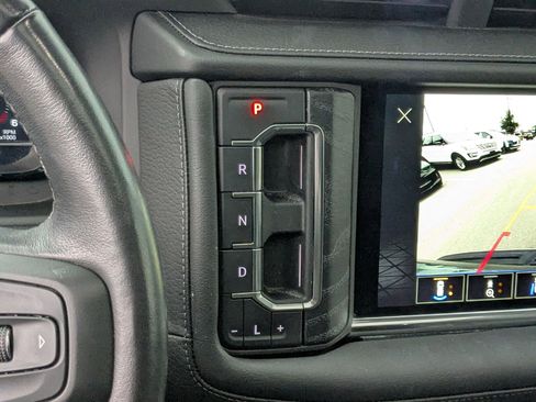 Used 2022 GMC Yukon XL Denali image 17