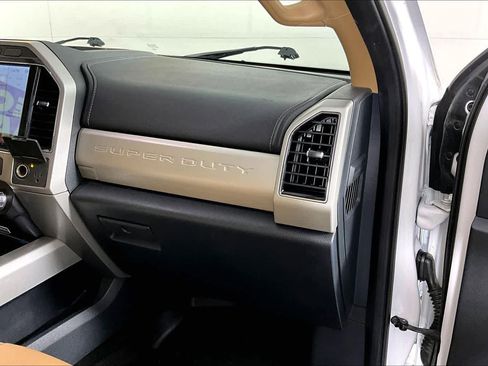 Used 2022 Ford F250 Lariat w/ Lariat Ultimate Package image 16