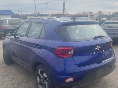 Used 2022 Hyundai Venue SEL image 4