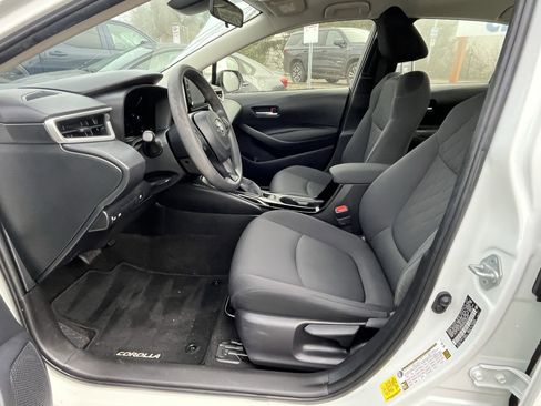 Used 2021 Toyota Corolla LE w/ Carpet Mat Package (TMS) image 10