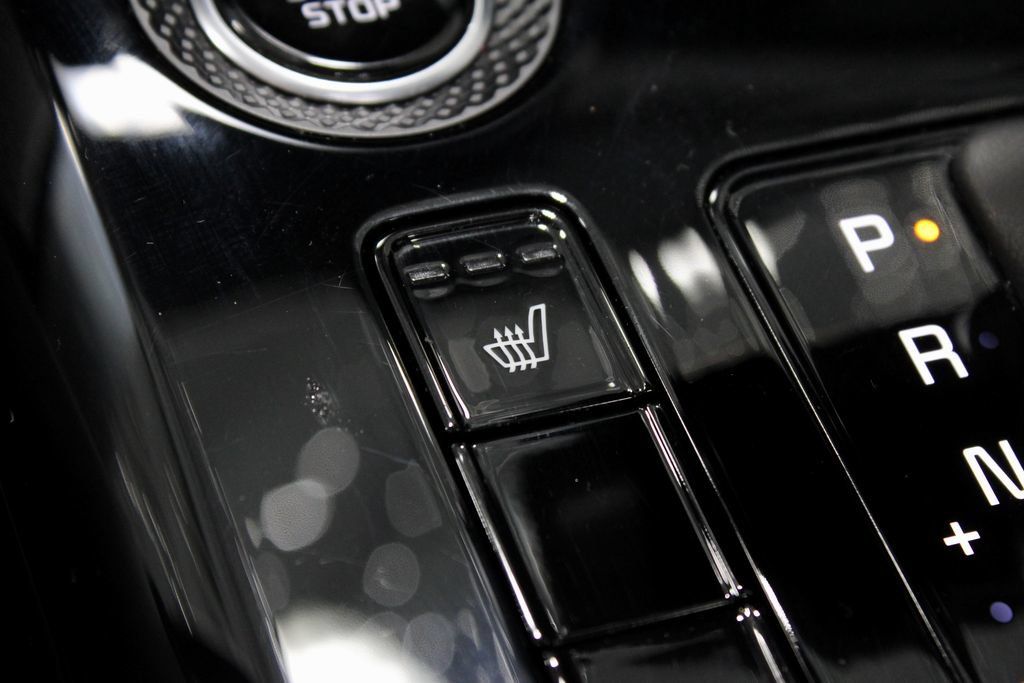 Used 2025 Kia Niro EX Touring FWD image 5