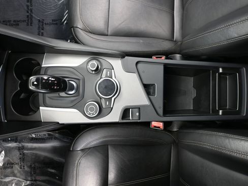 Used 2018 Alfa Romeo Giulia AWD image 36