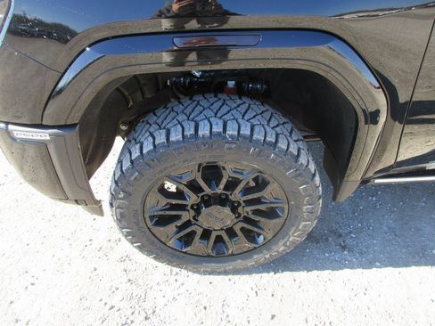 New 2026 GMC Sierra 2500 Denali Ultimate image 13