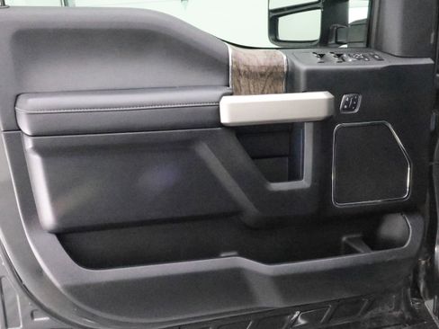 Used 2017 Ford F350 Lariat w/ Lariat Ultimate Package image 44