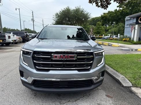 Used 2025 GMC Acadia Elevation FWD image 2