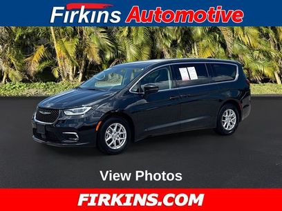 Used 2023 Chrysler Pacifica Touring-L