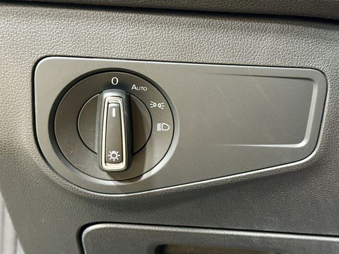 Used 2022 Volkswagen Tiguan SE R-Line image 37