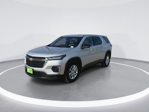 Used 2022 Chevrolet Traverse LS w/ LPO, Cargo Package image 5