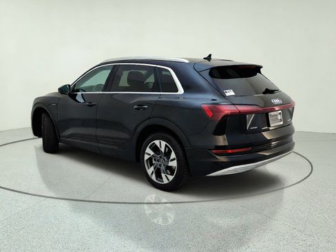 Used 2023 Audi e-tron Premium Plus w/ Premium Plus Package AWD/4WD image 12
