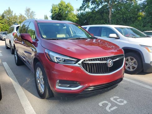 Used 2020 Buick Enclave Essence w/ Sound and Sites Package AWD/4WD image 3