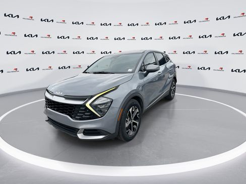 Used 2023 Kia Sportage EX FWD image 4