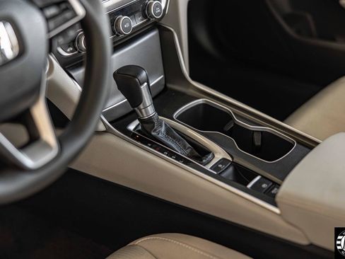 Used 2018 Honda Accord LX image 23