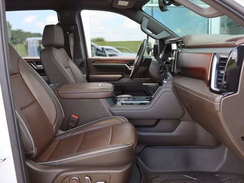 Used 2024 GMC Sierra 2500 Denali w/ Denali Reserve Package AWD/4WD image 39