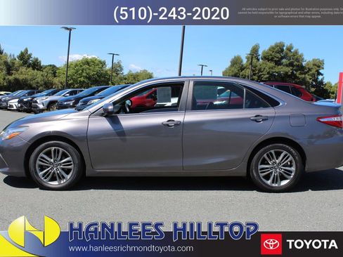 Used 2017 Toyota Camry SE FWD image 2