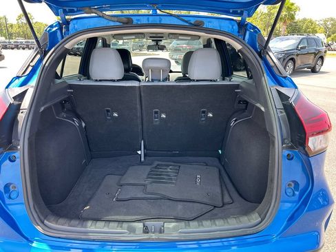 Used 2024 Nissan Kicks SR w/ SR Premium Package FWD image 6