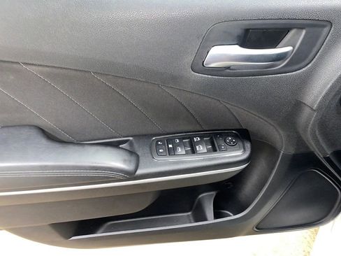 Used 2021 Dodge Charger SXT w/ Driver Convenience Group image 31