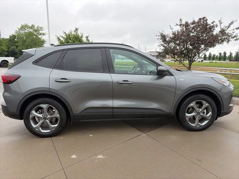 Used 2025 Ford Escape ST-Line FWD image 17