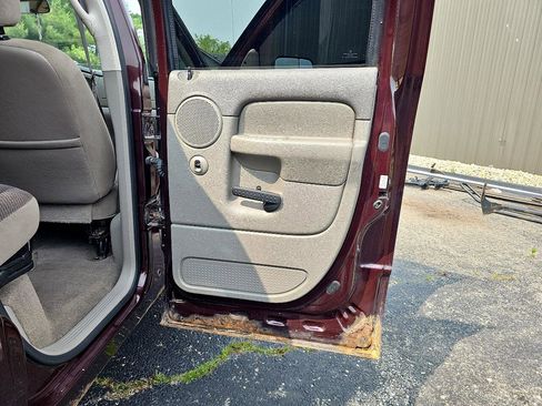 Used 2005 Dodge Ram 2500 Truck SLT w/ Quad Cab Big Horn Value Group image 17