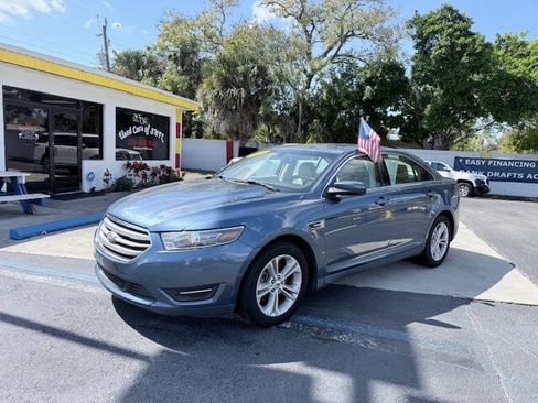 Used 2018 Ford Taurus SEL w/ Equipment Group 201A FWD image 3