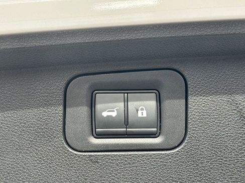 Used 2025 Nissan Armada Platinum w/ Convenience Package image 37