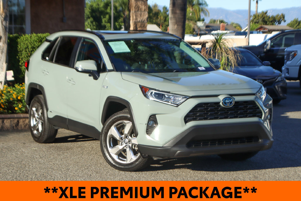 Used 2021 Toyota RAV4 XLE Premium AWD/4WD image 2