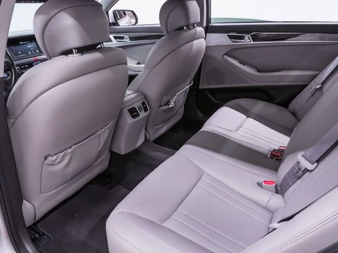 Used 2019 Genesis G80 3.8 image 10