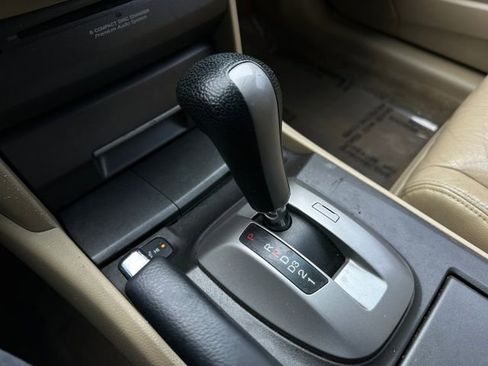 Used 2011 Honda Accord EX-L image 25