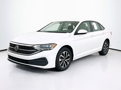 Used 2024 Volkswagen Jetta S image 3