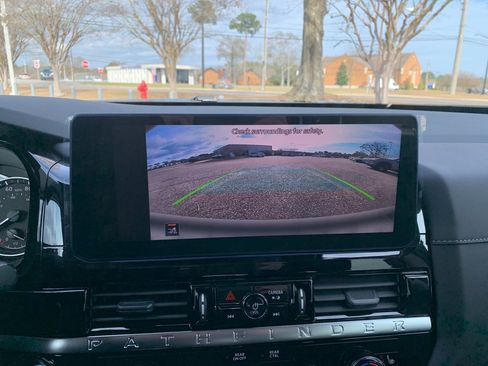 New 2026 Nissan Pathfinder SV image 15