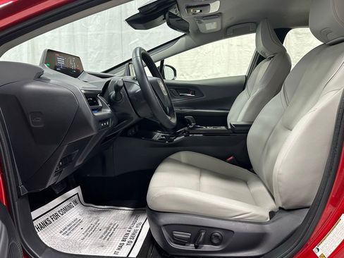 Used 2025 Toyota Prius XLE image 13
