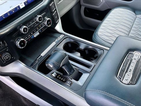 Used 2022 Ford F150 Limited image 16