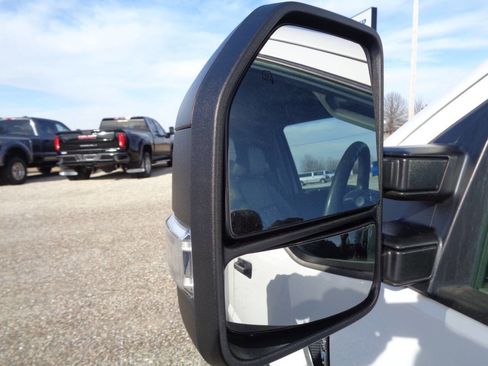 Used 2022 Ford F250 XL w/ Power Equipment Group image 48