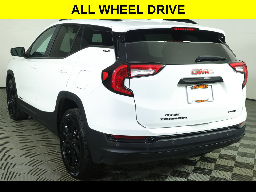 Used 2023 GMC Terrain SLE w/ Driver Convenience Package AWD/4WD image 4