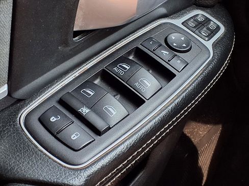 Used 2024 RAM 2500 Big Horn w/ Off Road Package image 11