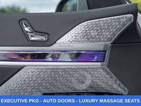 Used 2023 BMW i7 xDrive60 w/ Executive Package 2 AWD/4WD image 51