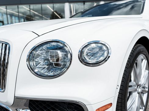 Certified 2023 Bentley Flying Spur V8 AWD/4WD image 22