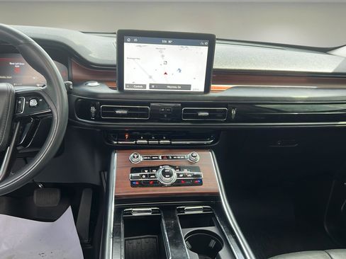 Used 2022 Lincoln Aviator Reserve image 10