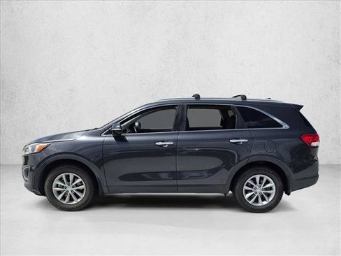 Used 2017 Kia Sorento FWD w/ LX Convenience Package image 8